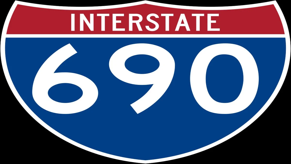 Traffic congestion on I-690 due to construction closures.