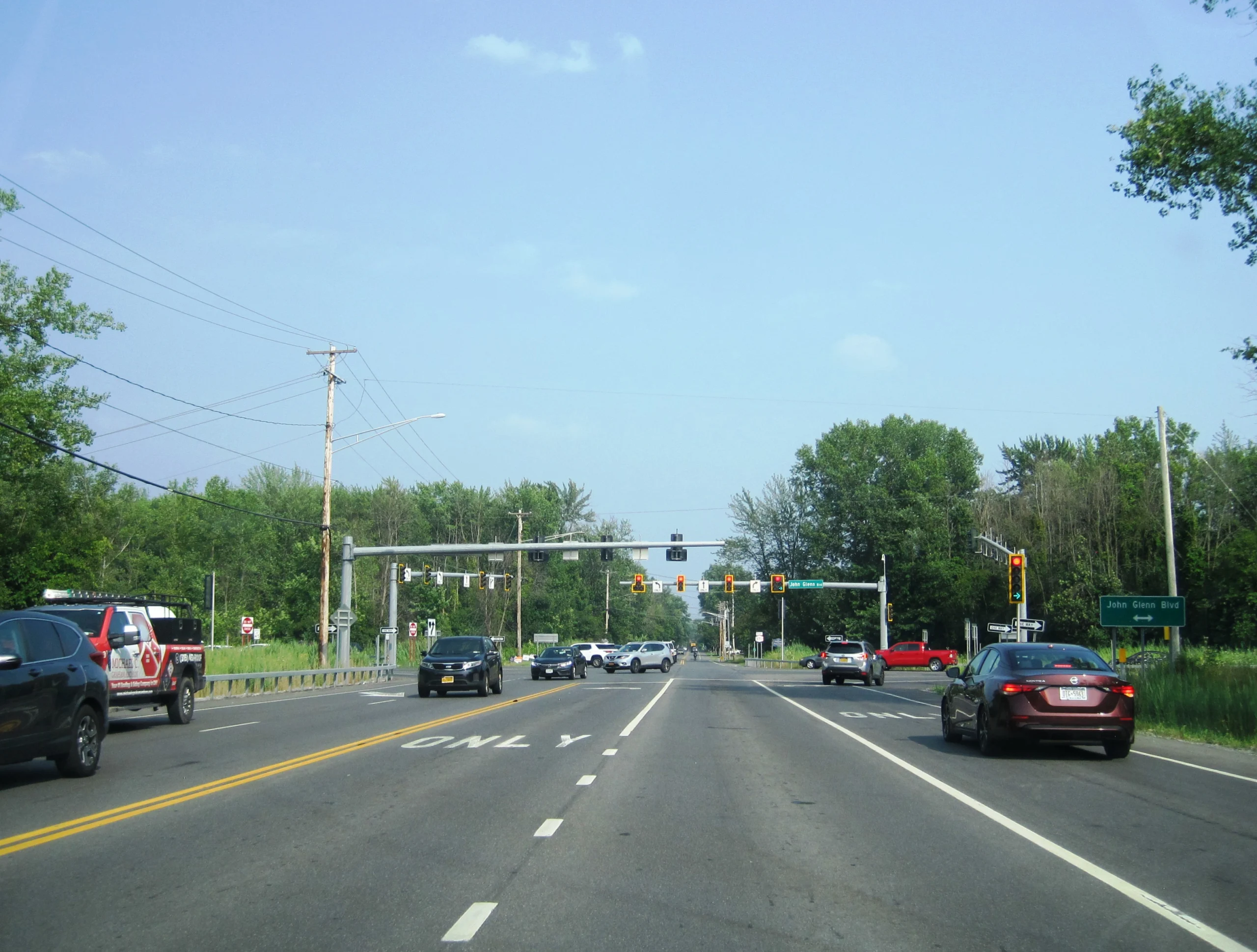 Eastbound New York State Route 370 at John Glenn Boulevard in the town of Salina, New York